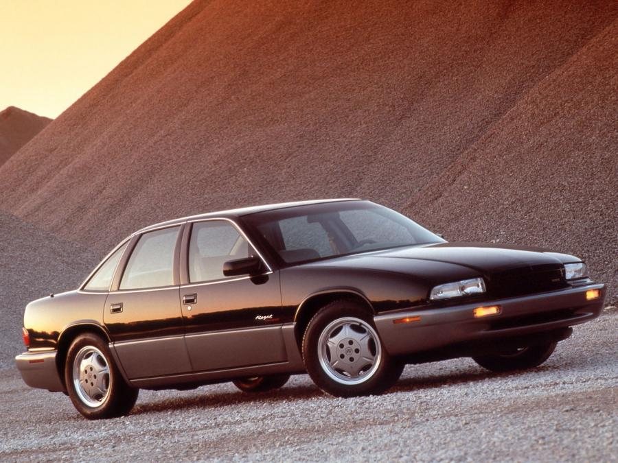  Buick Regal GS Sedan 1995 года  (фото 1 из 3)